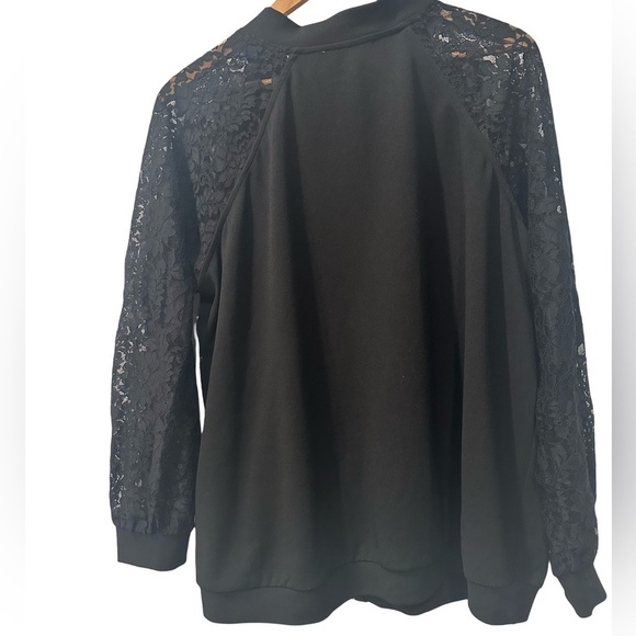 MISIA CURVY LITE WEIGHT JACKET / black / 3XL/ lace sleeves/ zip up. - Picture 5 of 5